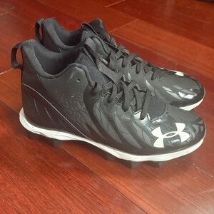Under Armour Black and White Youth Football Cleats Size 2